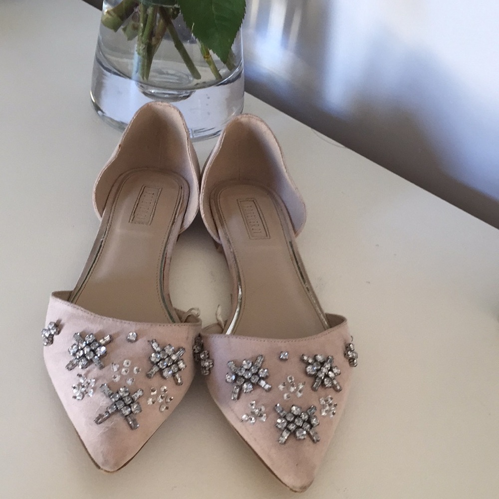 Pointed-toe ballet flats